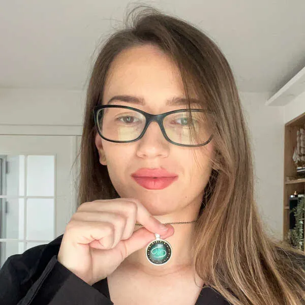 Astorya - Necklace with zodiac sign pendant
