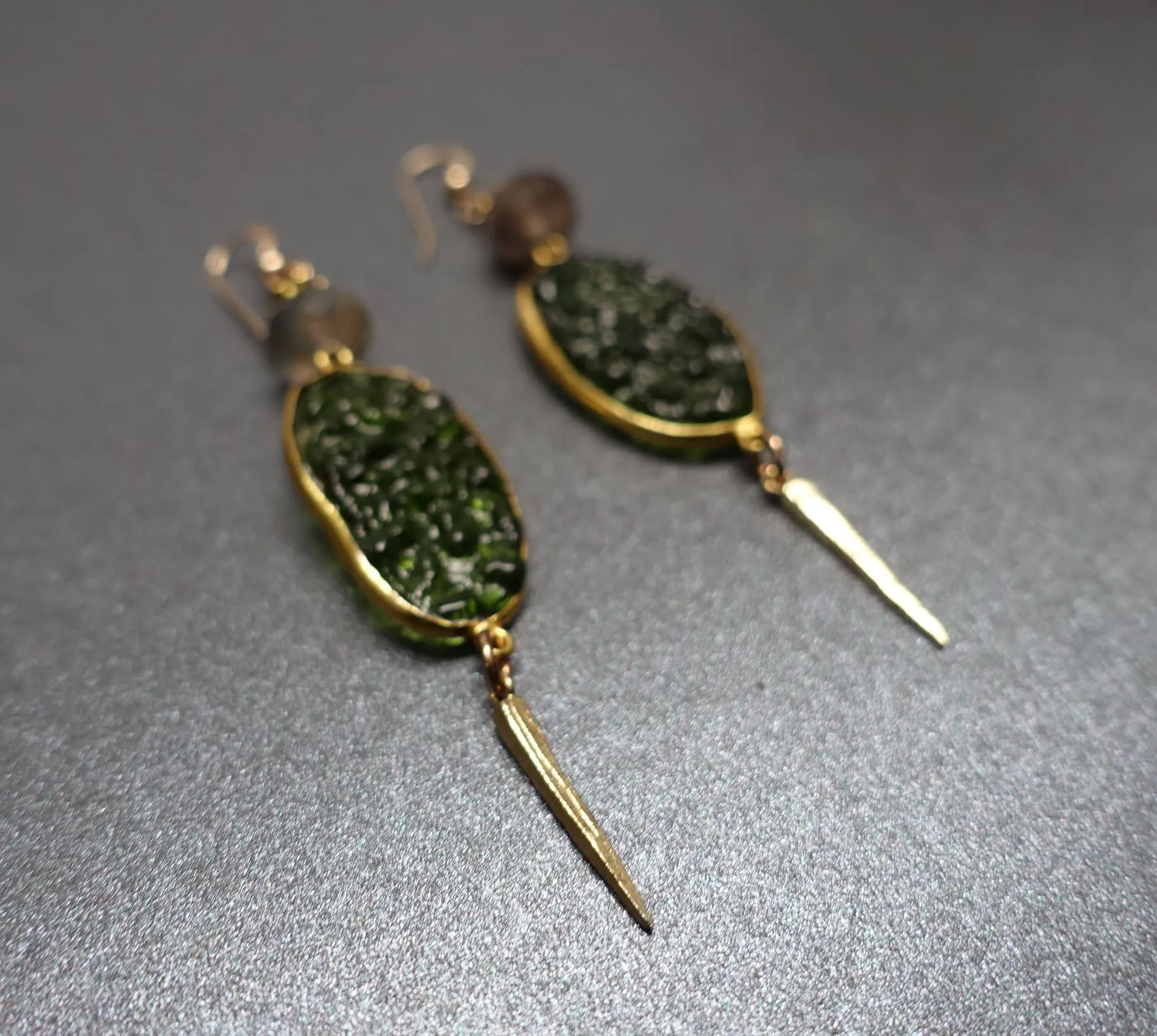 EARRINGS GREEN ONYX SPIKES