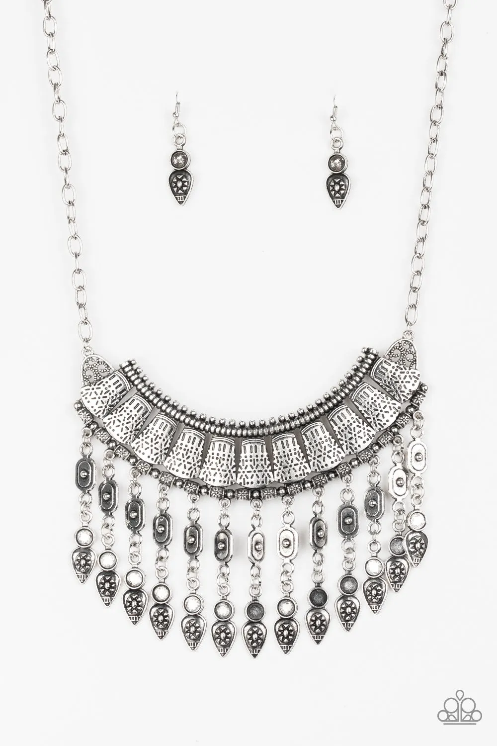 Paparazzi Accessories  - The Desert Is Calling #N149 Box 2 - Silver Necklace